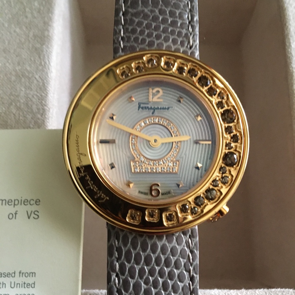 FERRAGAMO NIB AUTHENTIC LUXURIOUS DIAMONDS/LEATHER WATCH